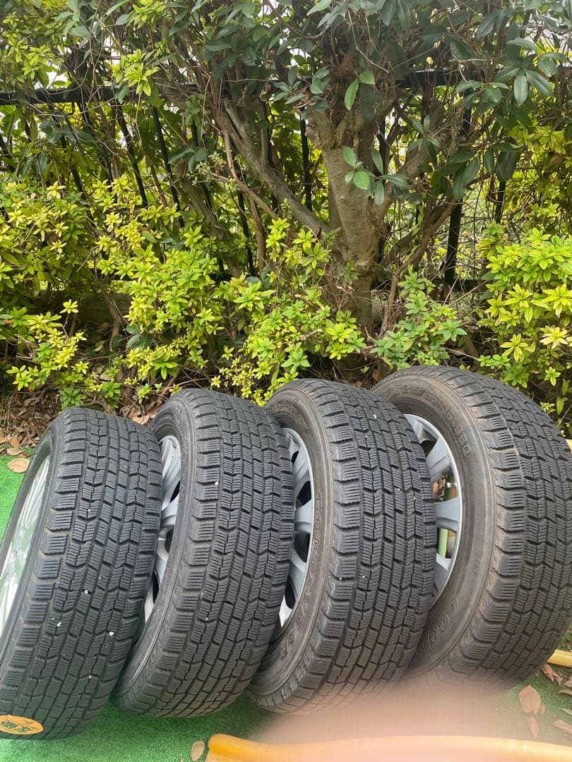 215/65R16 グッドイヤースタッドレスタイヤ・ホイールセット