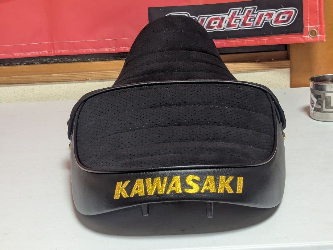 Z900RS 預かりシート加工　ウルトラスエード　タックロール張替　乗り心地対策