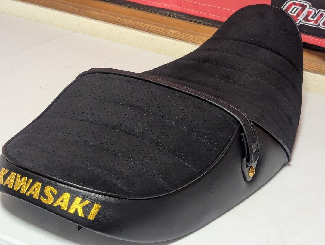 Z900RS 預かりシート加工　ウルトラスエード　タックロール張替　乗り心地対策