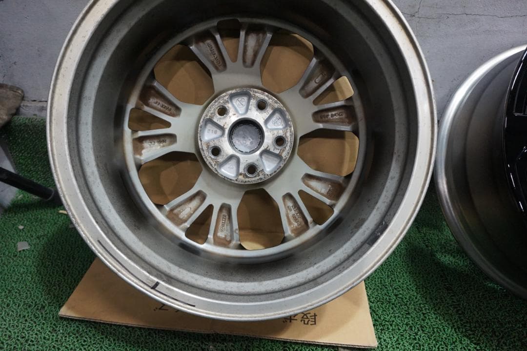 スバル純正　カスタムブラックエディション　フォレスター　レヴォーグ