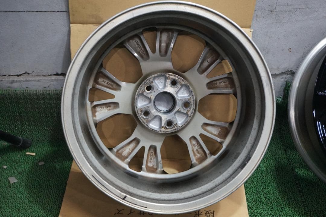 スバル純正　カスタムブラックエディション　フォレスター　レヴォーグ