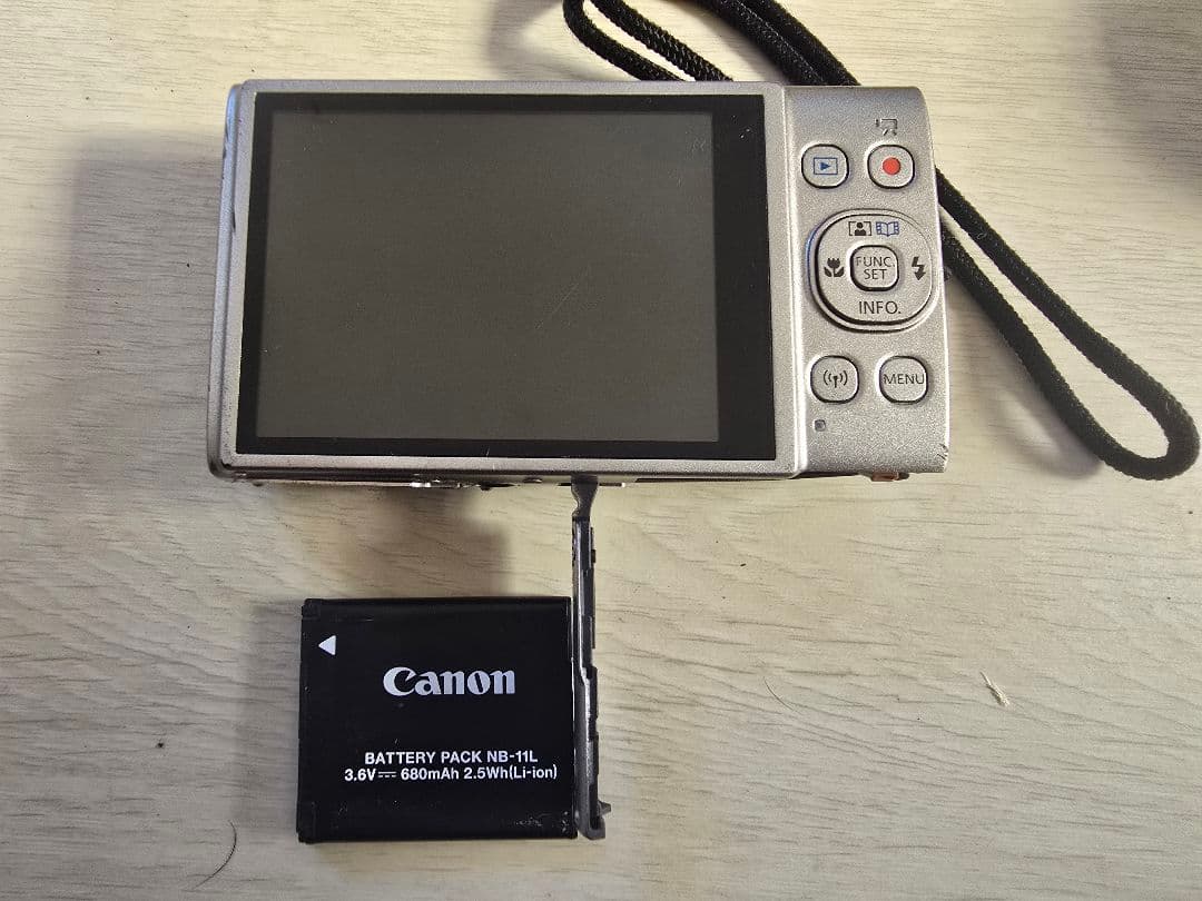 ジャンクCanon IXY 650 コンパクトデジタルカメラ