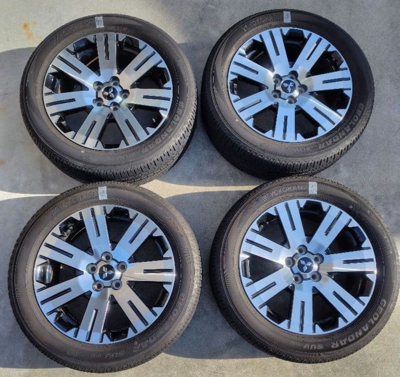 デリカ D5 純正18inchホイール&タイヤ4本セット