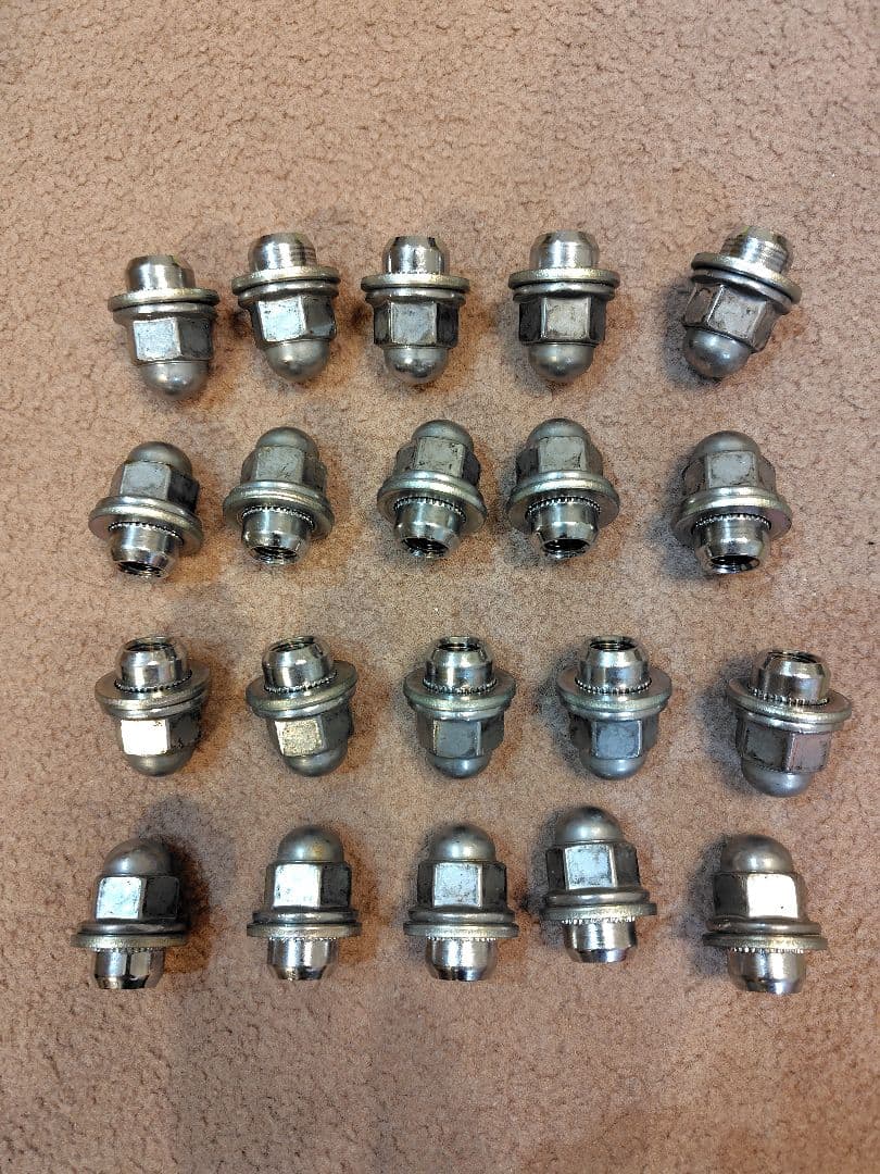 デリカ D5 純正18inchホイール&タイヤ4本セット