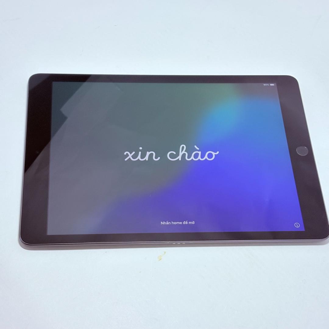 iPad 第9世代 A2602 Wi-Fiモデル 64GB 中古⑤