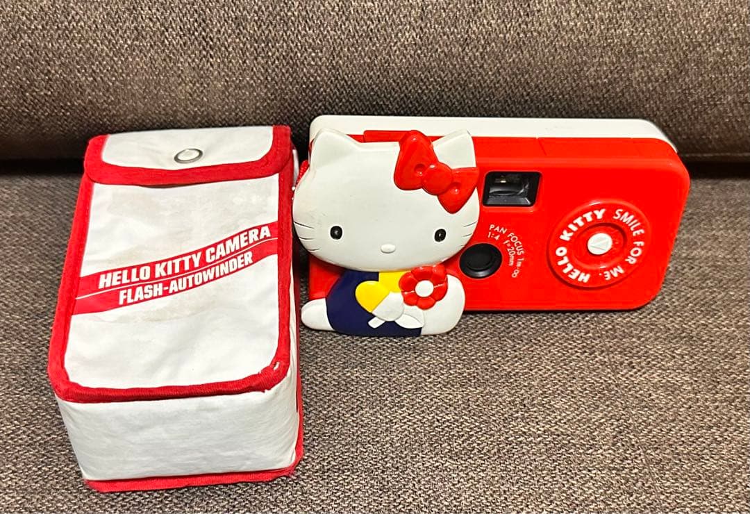 ハローキティ　フィルムカメラ