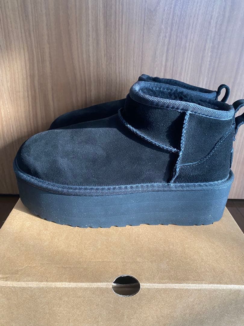 UGG クラシック ウルトラミニ プラットフォーム ブラック 25cm
