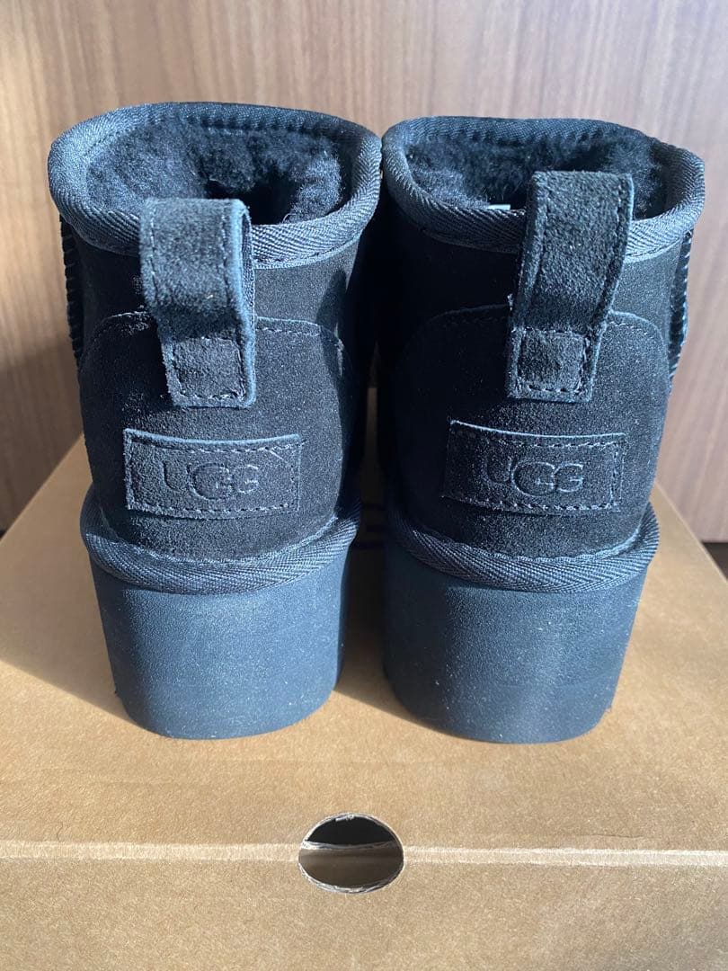 UGG クラシック ウルトラミニ プラットフォーム ブラック 25cm