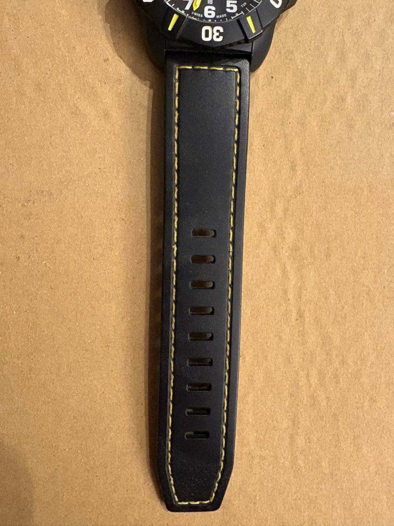 Luminox ルミノックス イエロー　ブラック