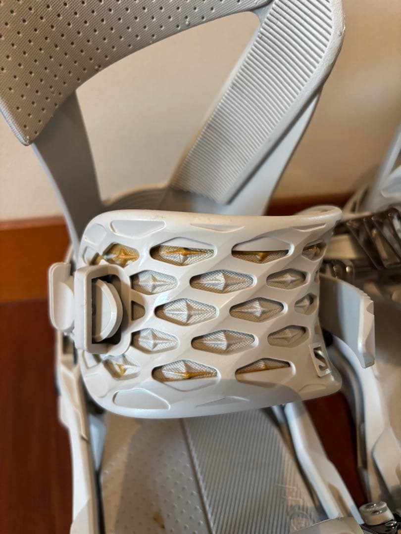 salomon HOLOGRAMスノーボード ビンディング