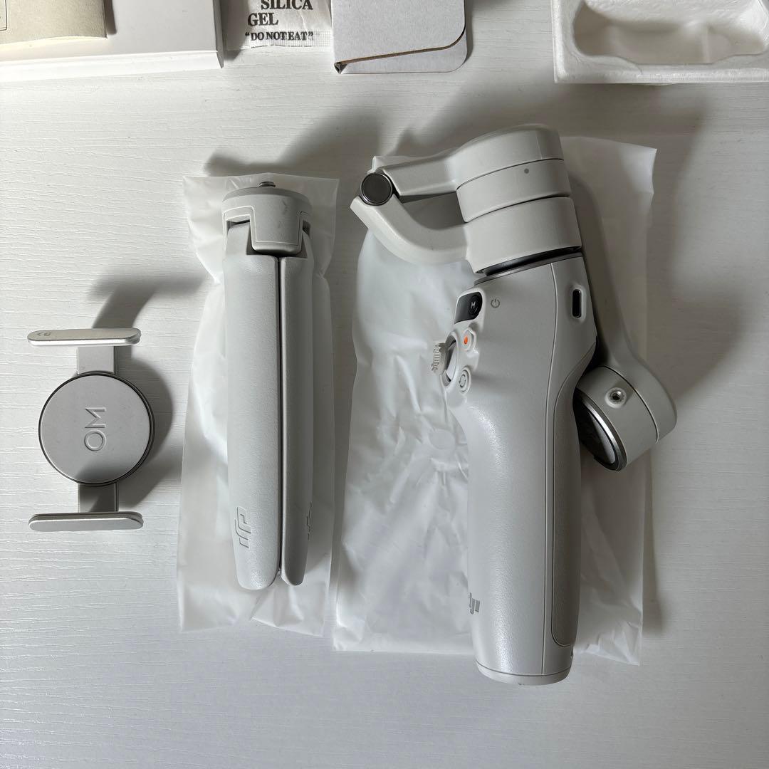 DJI Osmo Mobile 6 スマートフォン用スタビライザー