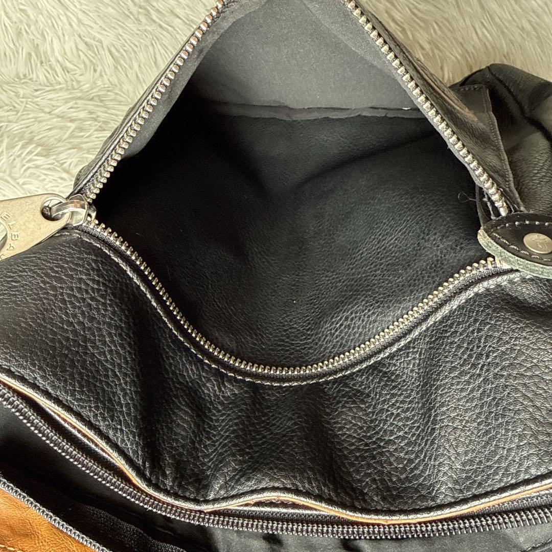 美品✨カステルバジャック ショルダーバッグ レザー 牛革 デカロゴ 黒 シボ革