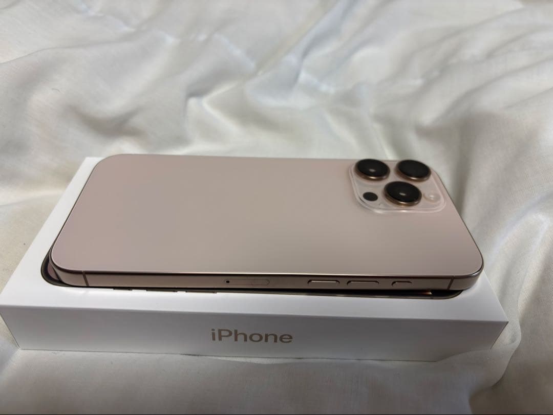 iOS18.7 iPhone 16 Pro Max 256 デザートチタニウム