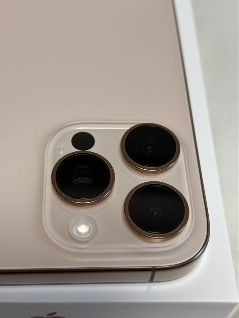 iOS18.7 iPhone 16 Pro Max 256 デザートチタニウム