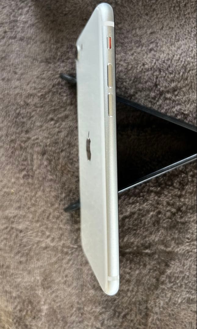 ✨美品✨iPhone SE (第2世代) ホワイト 本体 箱付きSiMフリー