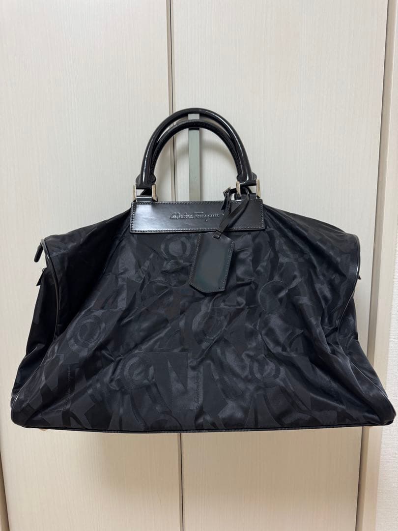 フェラガモ ボストンバッグ 黒 レア