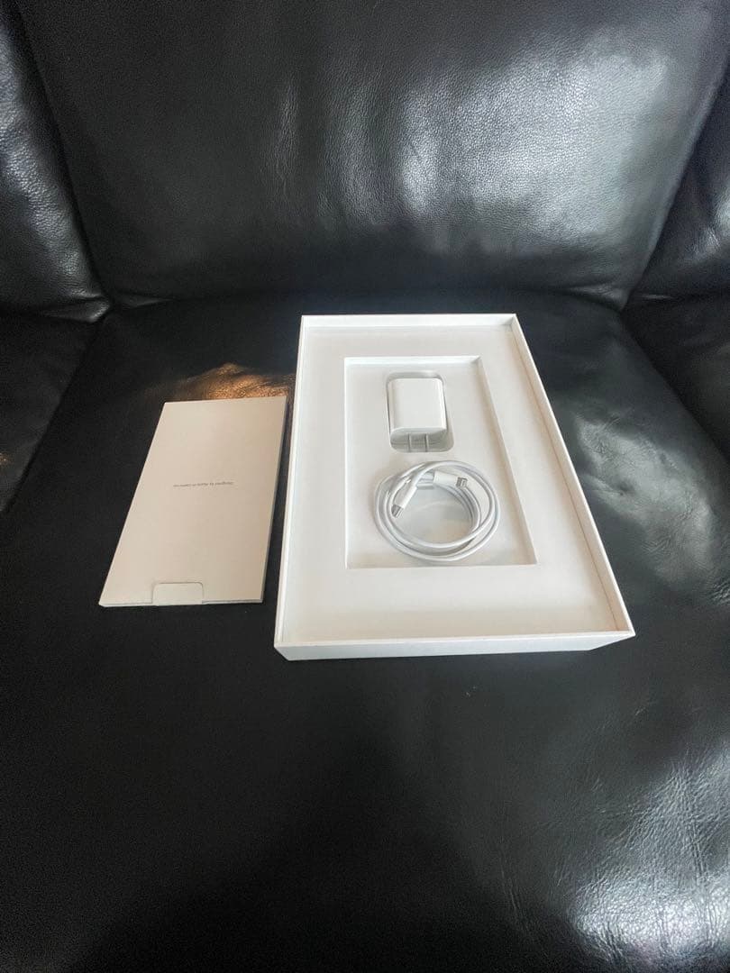 未使用に近い　iPad(第9世代） Wi-Fi + Cellular 64GB