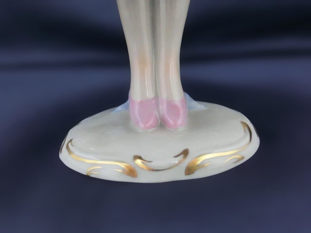 『ジッツェンドルフィン』レース・フィギュリンH.24cm