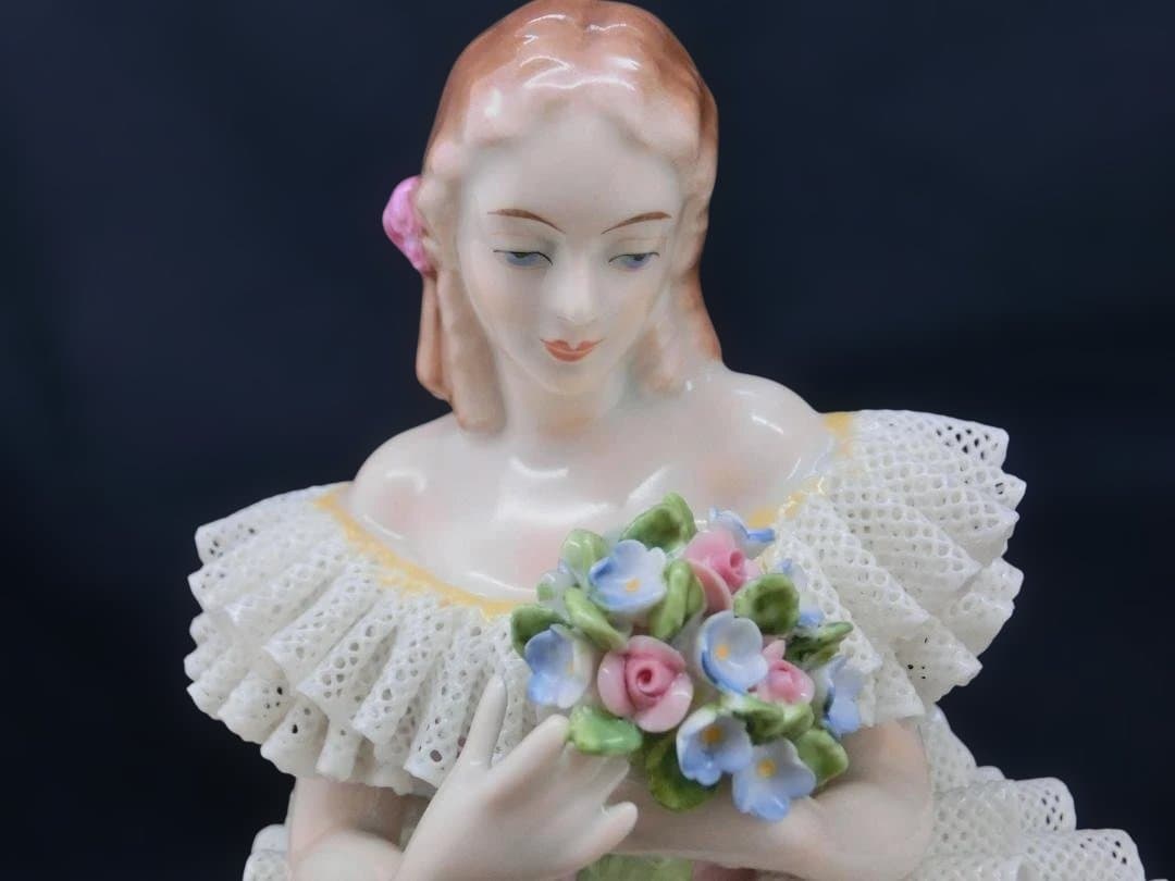 『ジッツェンドルフィン』レース・フィギュリンH.24cm