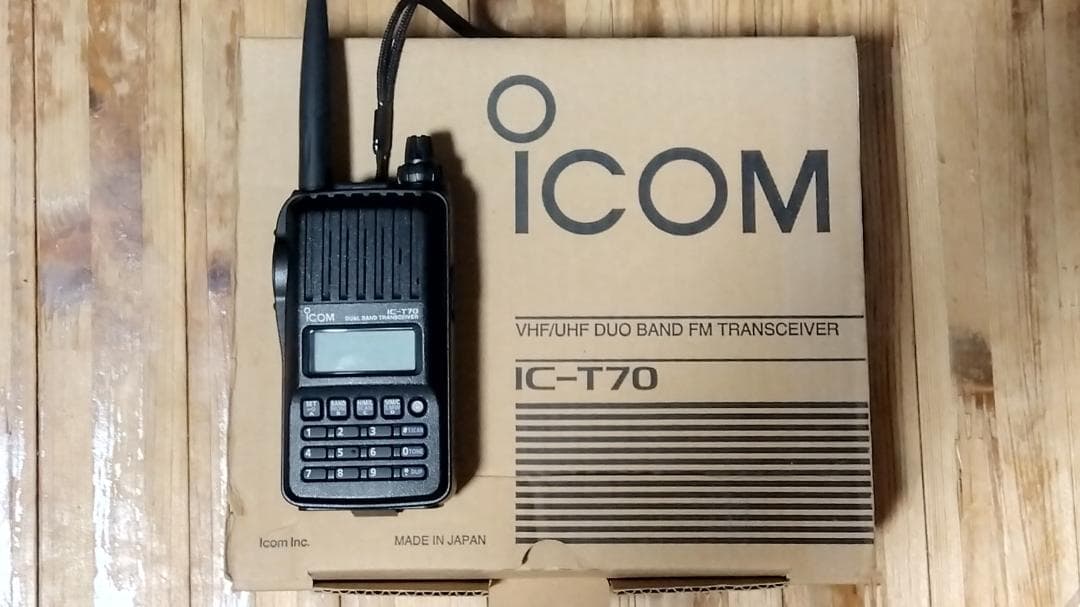 アマチュア無線用 ハンディ―トランシーバー ICOM製IC-T70