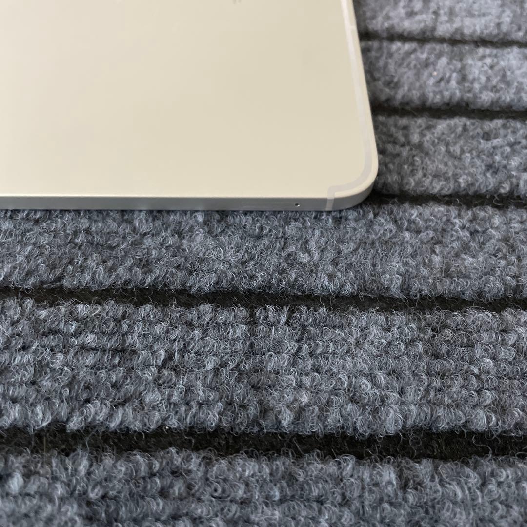 136 iPad Air4 4世代 64GB SIMフリーシルバー