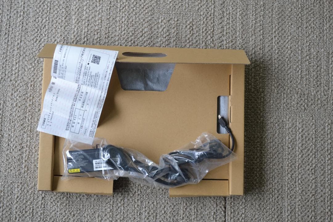 未使用FMVU75H3B(Ryzen 7 5700U)＋WSR-300HP