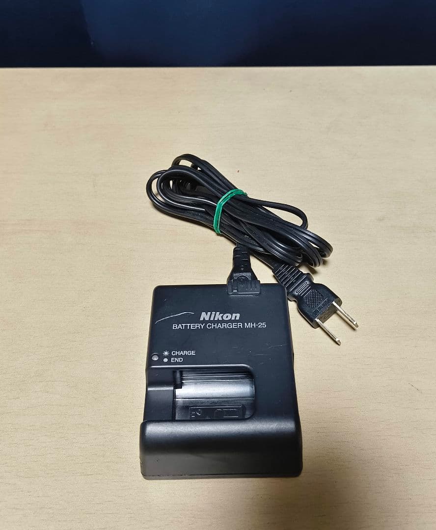 ニコン D7000 レンズキット 18-105mm 75-300mm