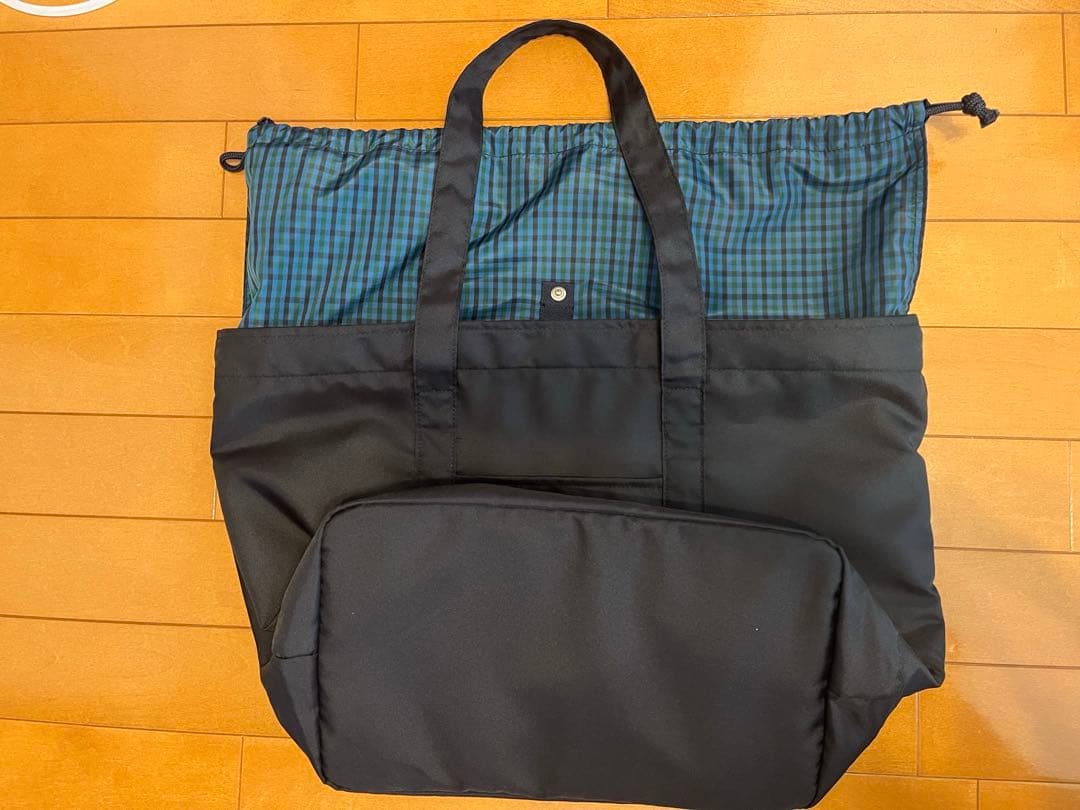 ファミリア 大容量 マザーズバッグ チャーム付き　正規品