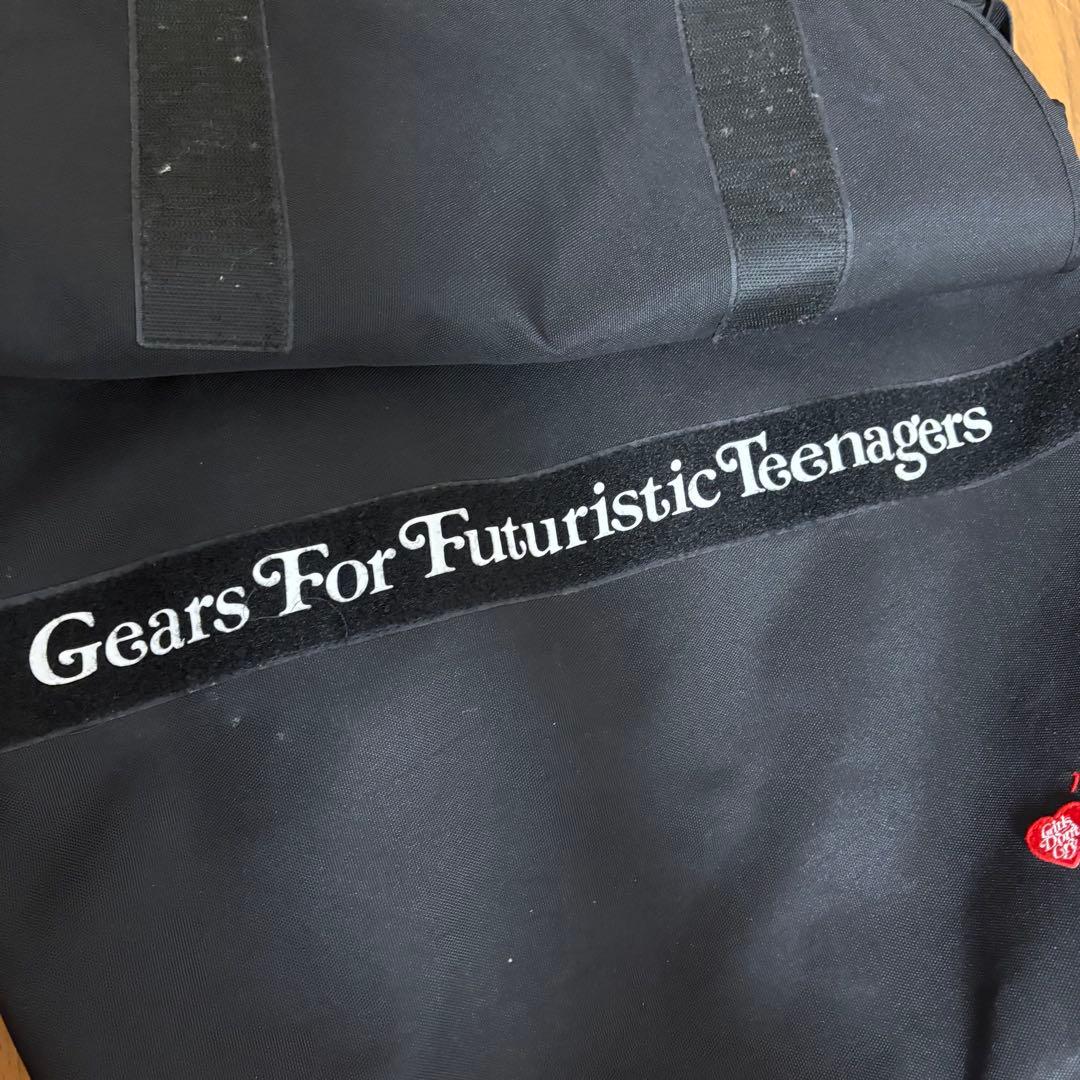 Human Made girls don't cry メッセンジャーバッグ