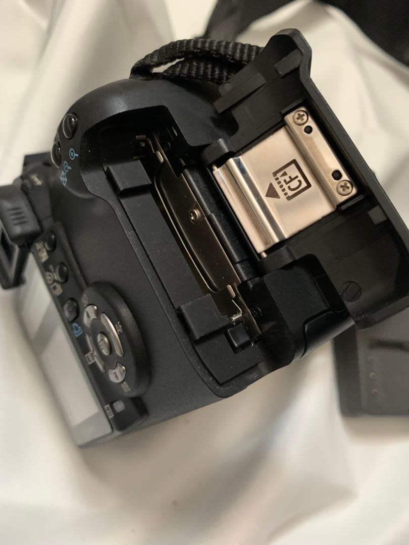 【中古】Canon EOS Kiss digital Nデジタル一眼レフカメラ