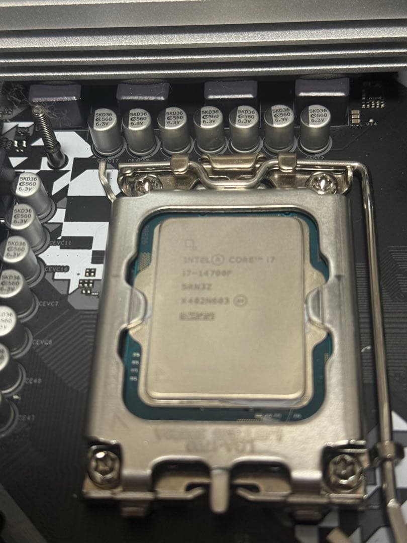 CPU Intel Core i7-14700F B760 DDR4 16x2