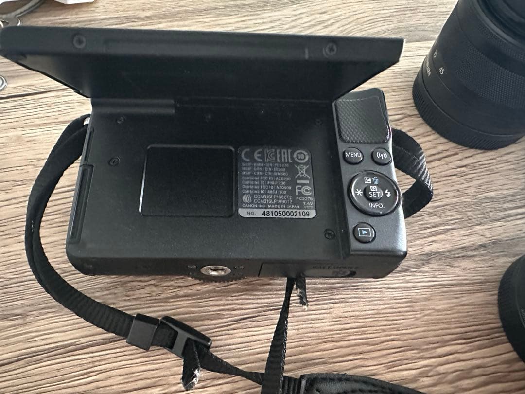 Canon EOS M100 ミラーレスカメラ 2レンズ付き