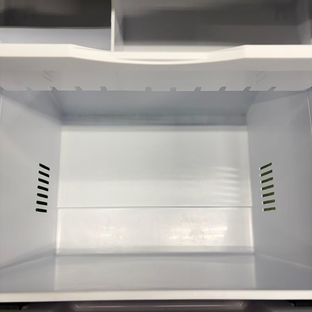 718 大型冷蔵庫　300L強 極美品　真空チルド　自動製氷機　一人暮らしにも！