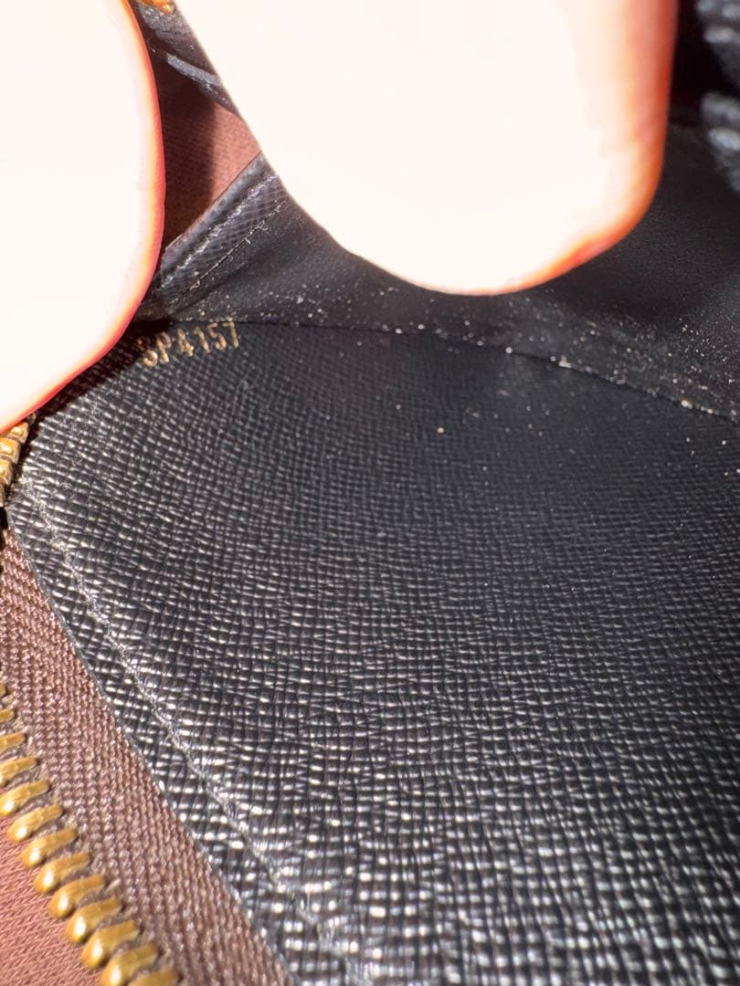 LOUIS VUITTON モノグラム　ジッピーウォレット　ビトン