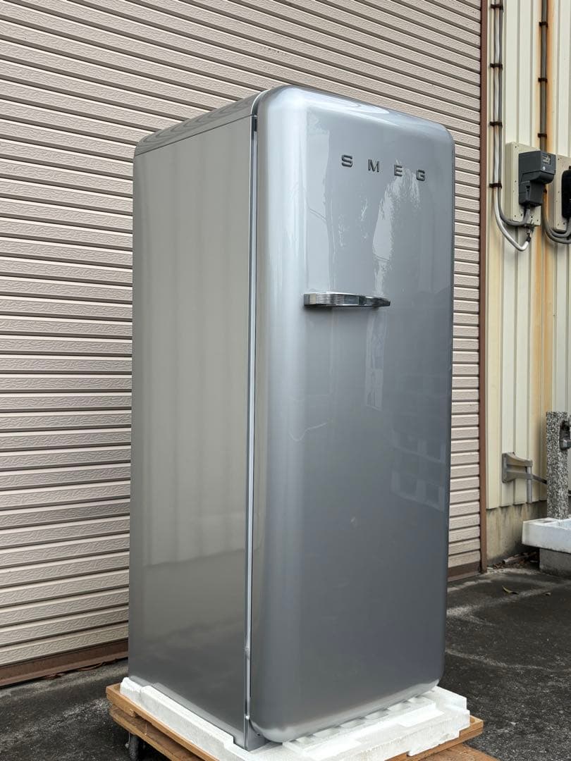 新品☆SMEG（スメッグ）冷凍冷蔵庫 FAB28 100V シルバー　右開き