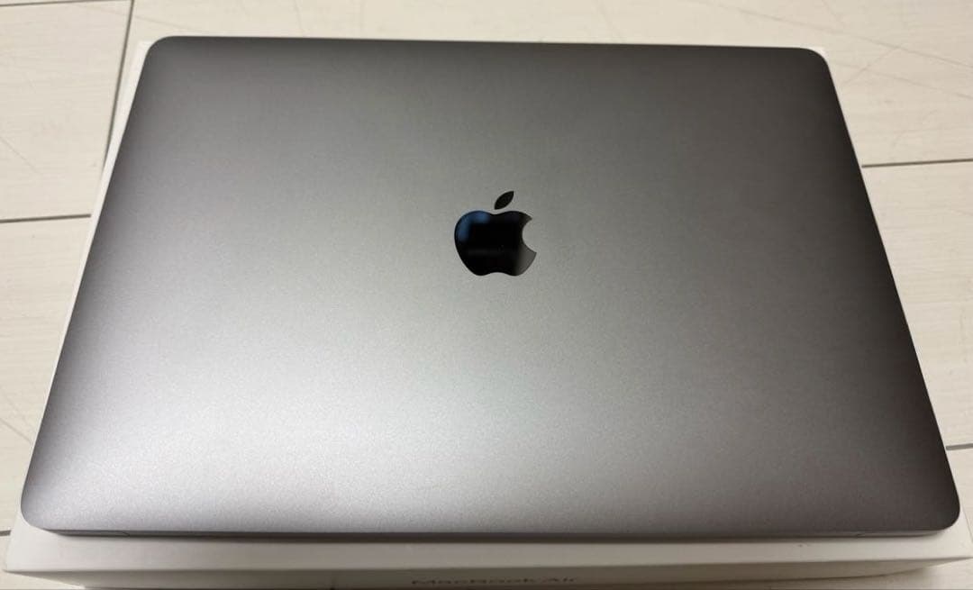MacBook Air M1 A2337 ジャンク（8G/512G）