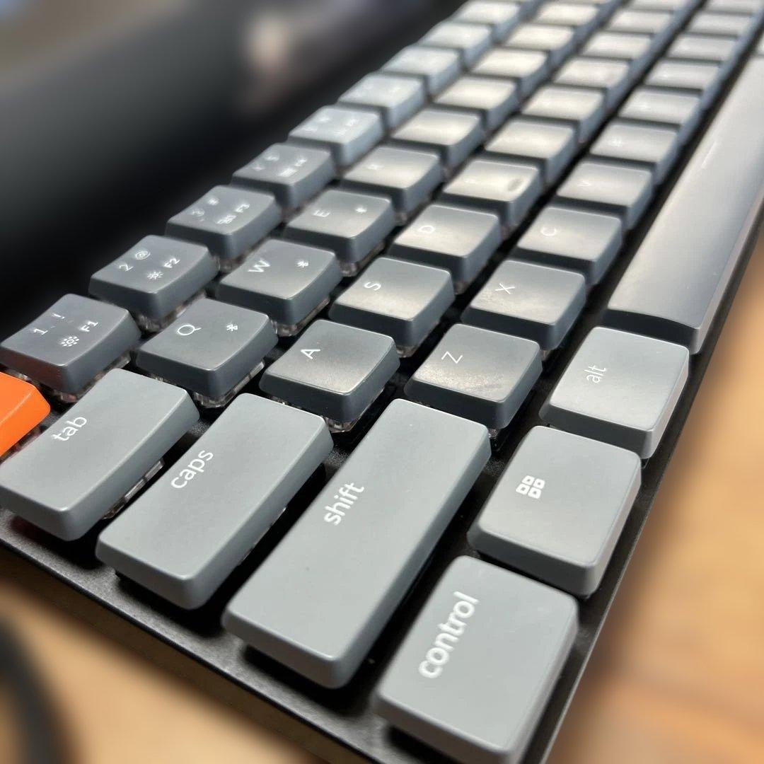 Keychron K7 US ロープロファイル 赤軸 ケース付き