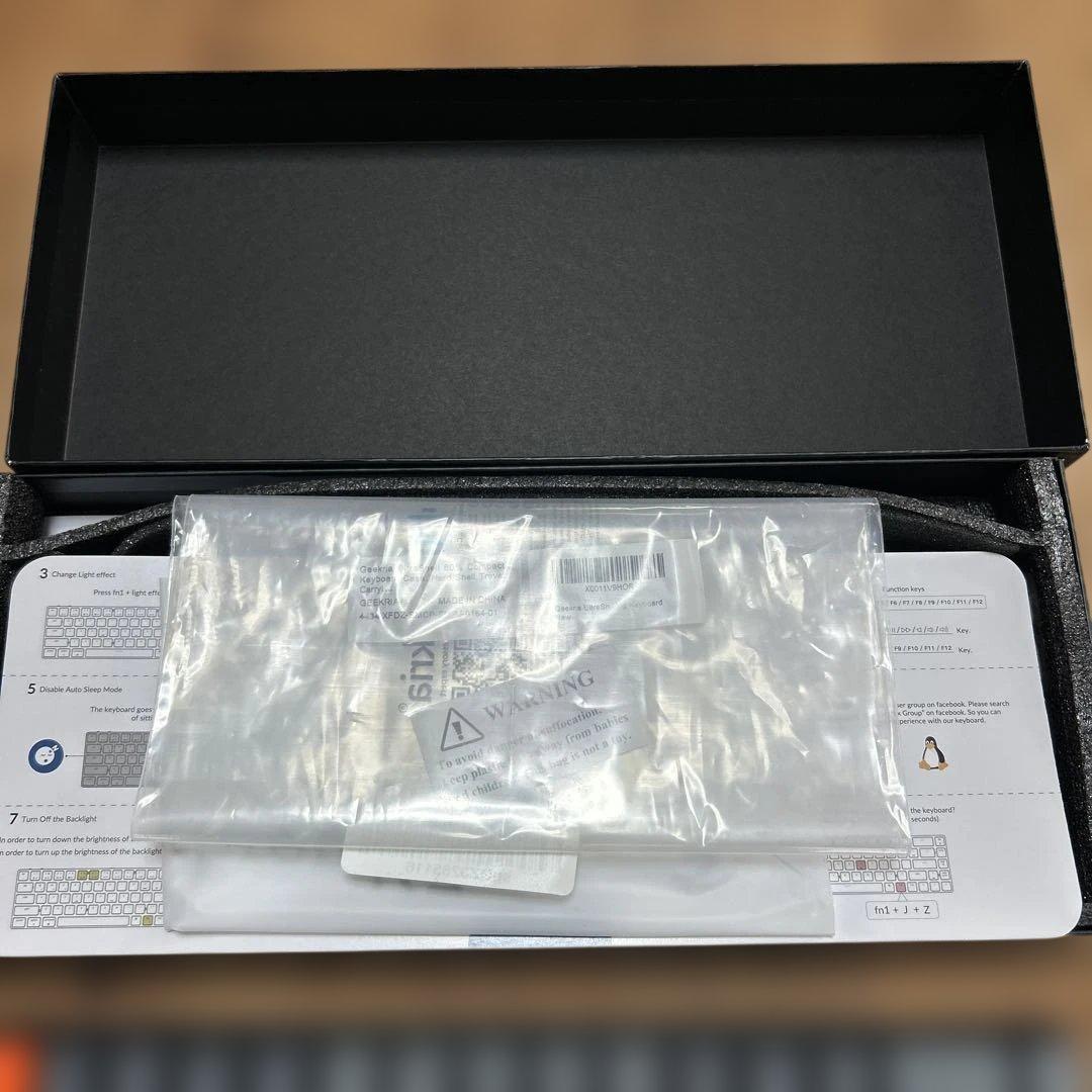 Keychron K7 US ロープロファイル 赤軸 ケース付き