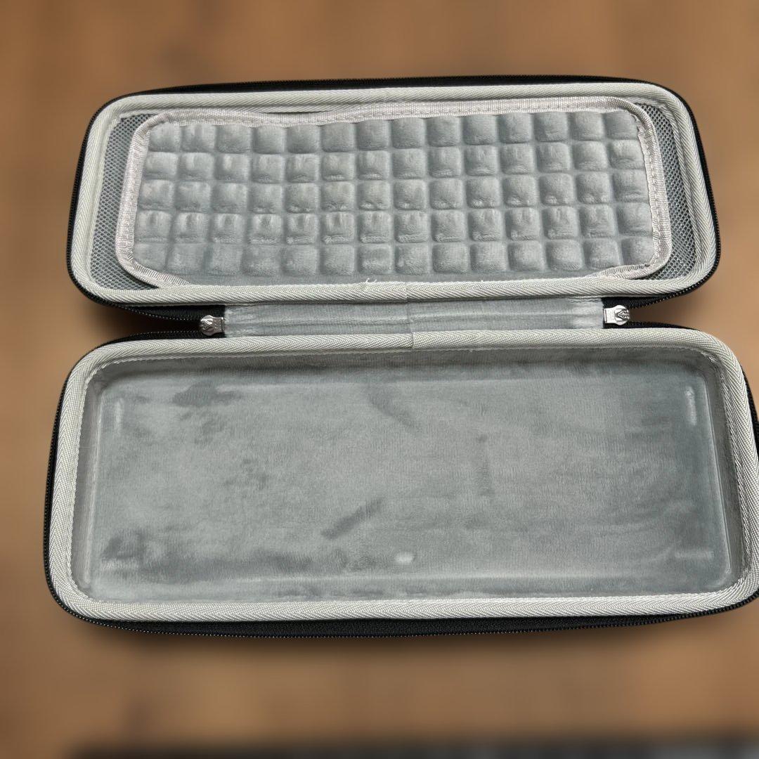 Keychron K7 US ロープロファイル 赤軸 ケース付き