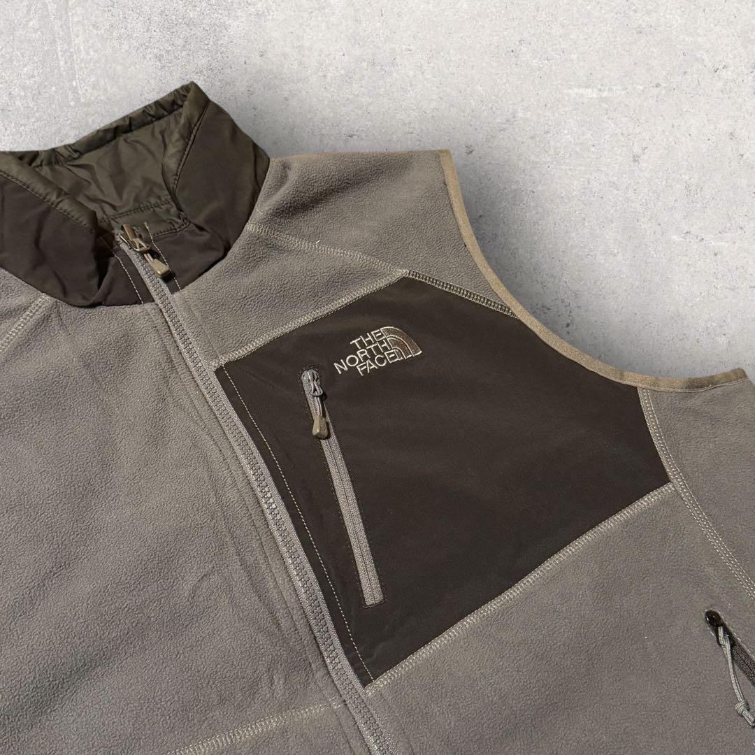 【ザ・ノースフェイス】リバーシブルベスト　L 刺繍ロゴ　ナイロン地　フリース地