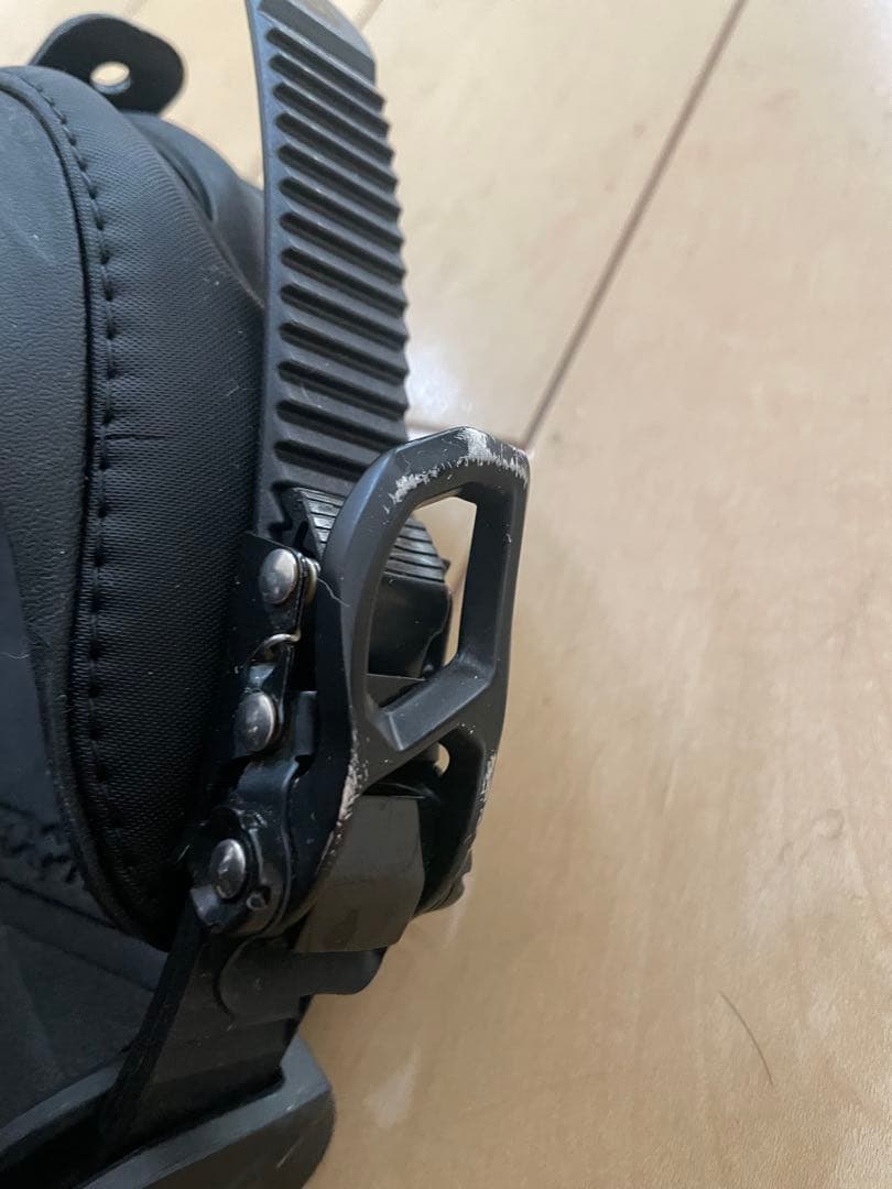 BURTON CARTELビンディング