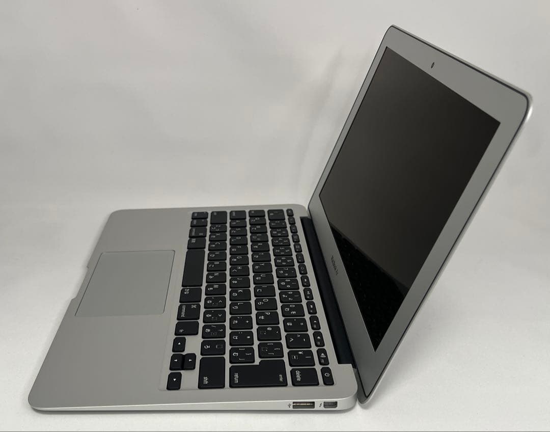MacBook Air A1466 Early2015 中古