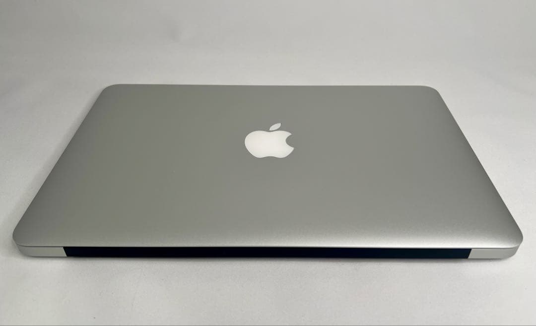 MacBook Air A1466 Early2015 中古
