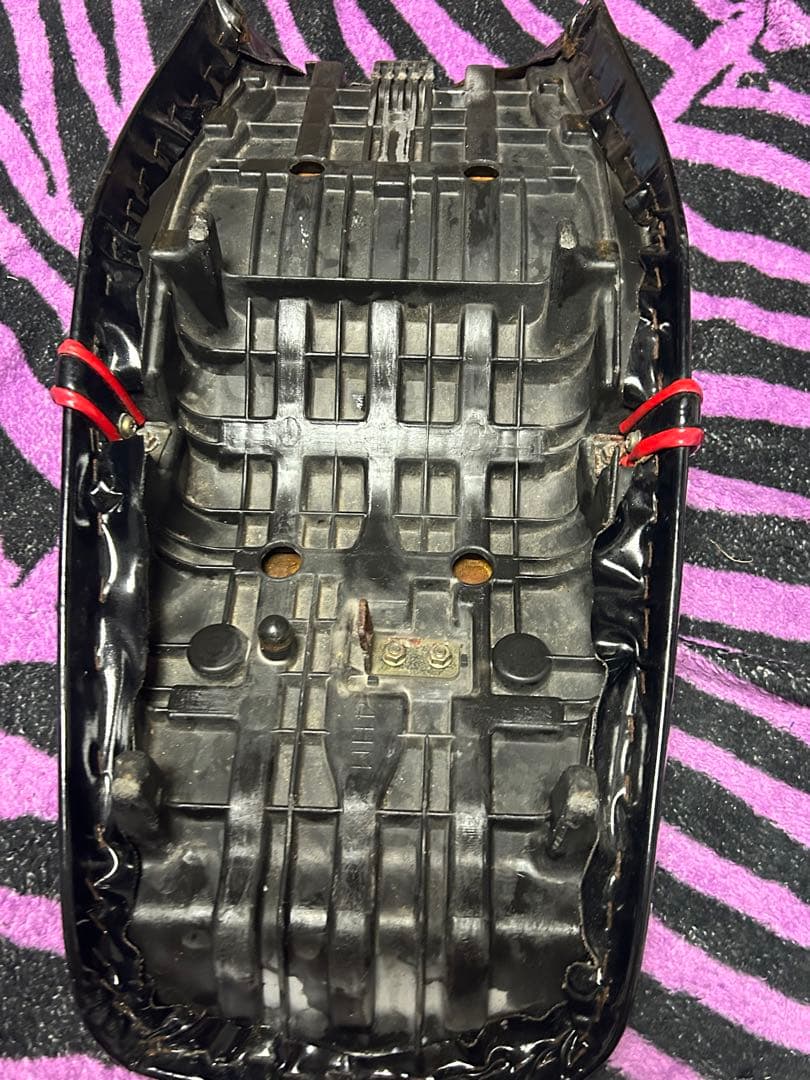 快*」様 XJR400 4HM タックロールシート　YAMAHA 黒赤当時物