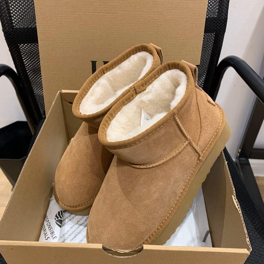 未使用♡UGG クラシックミニ　24センチ　ブラウンムートンブーツ厚底