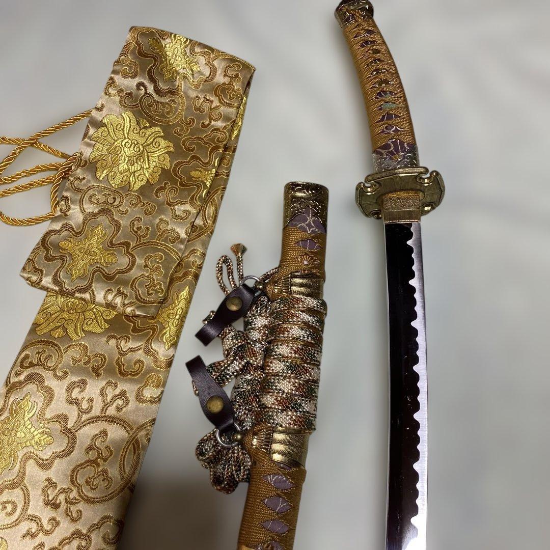 豪華版模造刀(刀袋付) 太刀造り 金茶柄 太刀型金鍔 金呂鞘