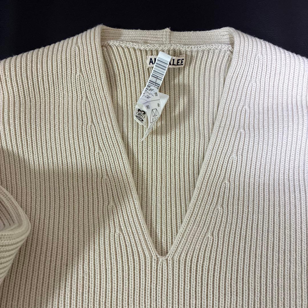 オーラリー　Vネック リブ編み ニット