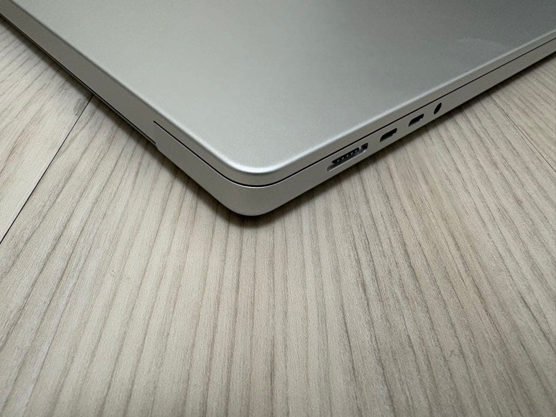 Apple MacBook Pro 16インチ