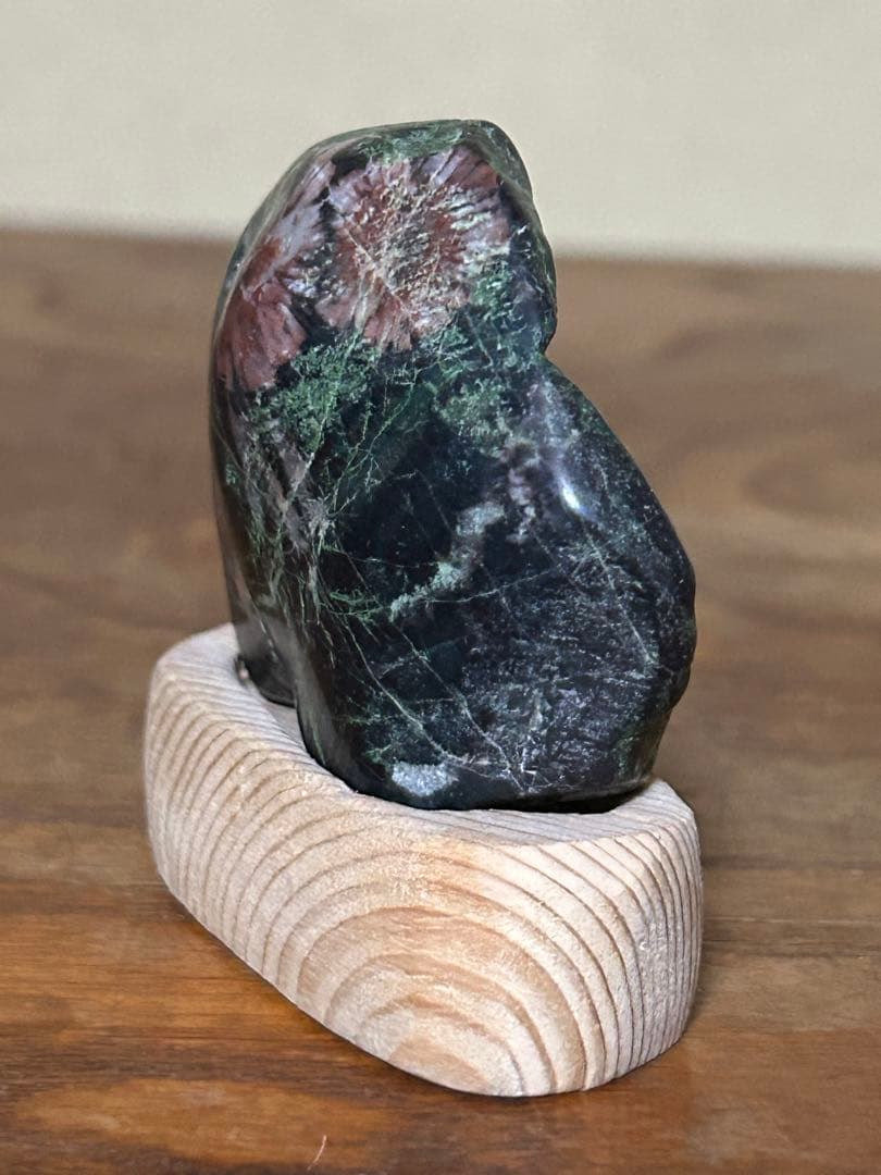 菊花石 赤花　菊紋石 根尾菊花石 飾石 天然石水石 鑑賞石 自然石 原石 鈜物