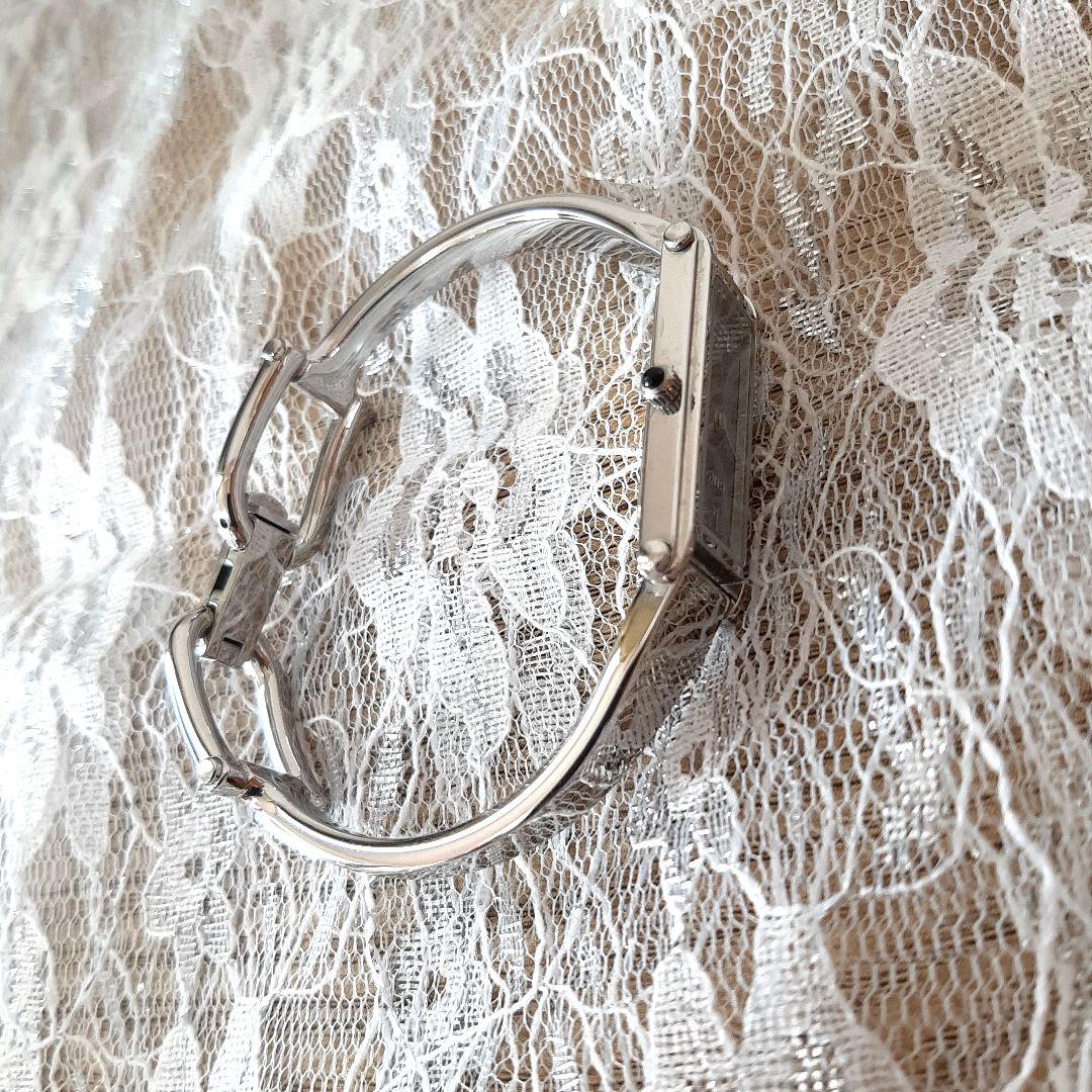 ✨新品電池☆稼働美品✨GUCCI 1500L バングルウォッチ MD156